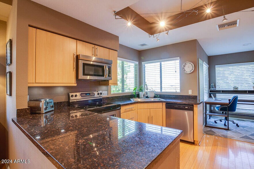 Building Photo - 101 N 7th St