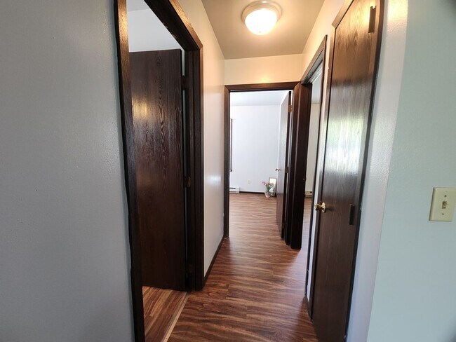 Building Photo - 1129 Primrose Ct