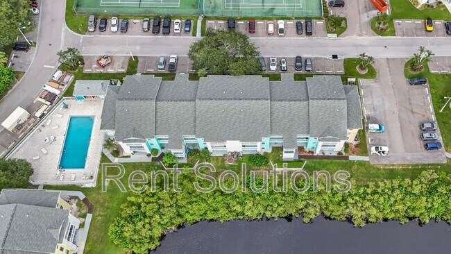 Building Photo - 455 Alt 19