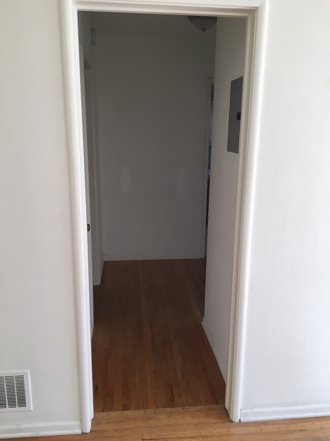 Building Photo - 5301 Russell Ave