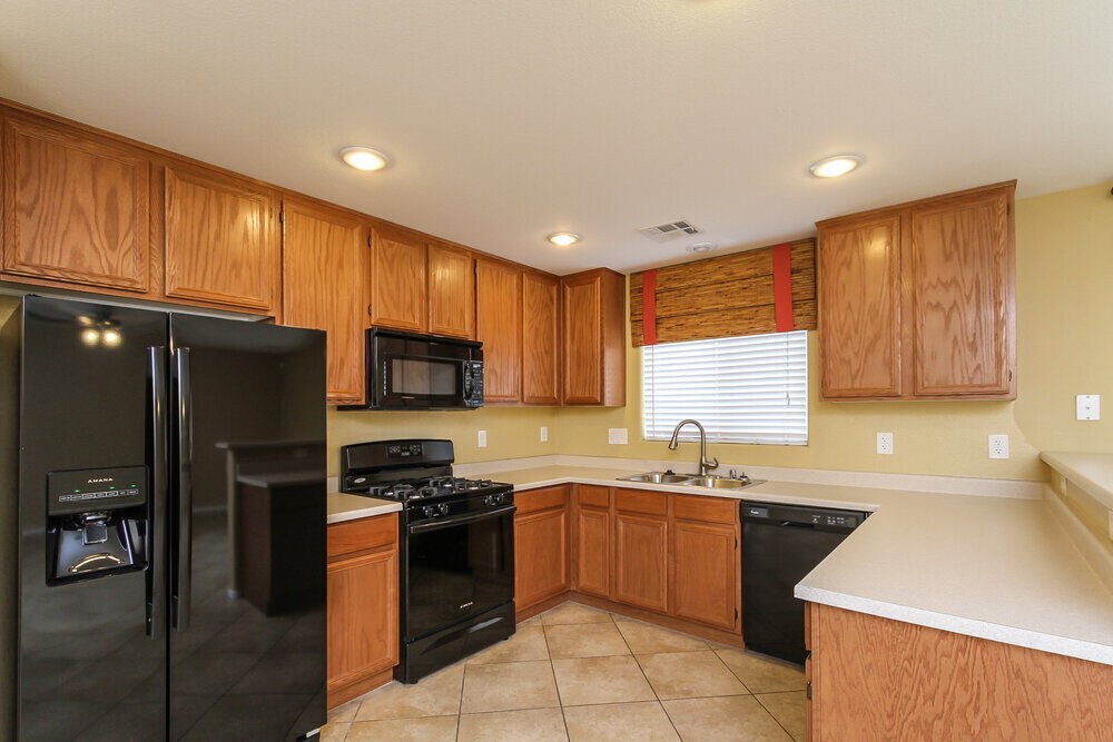 Building Photo - 8264 Wuthering Heights Ave