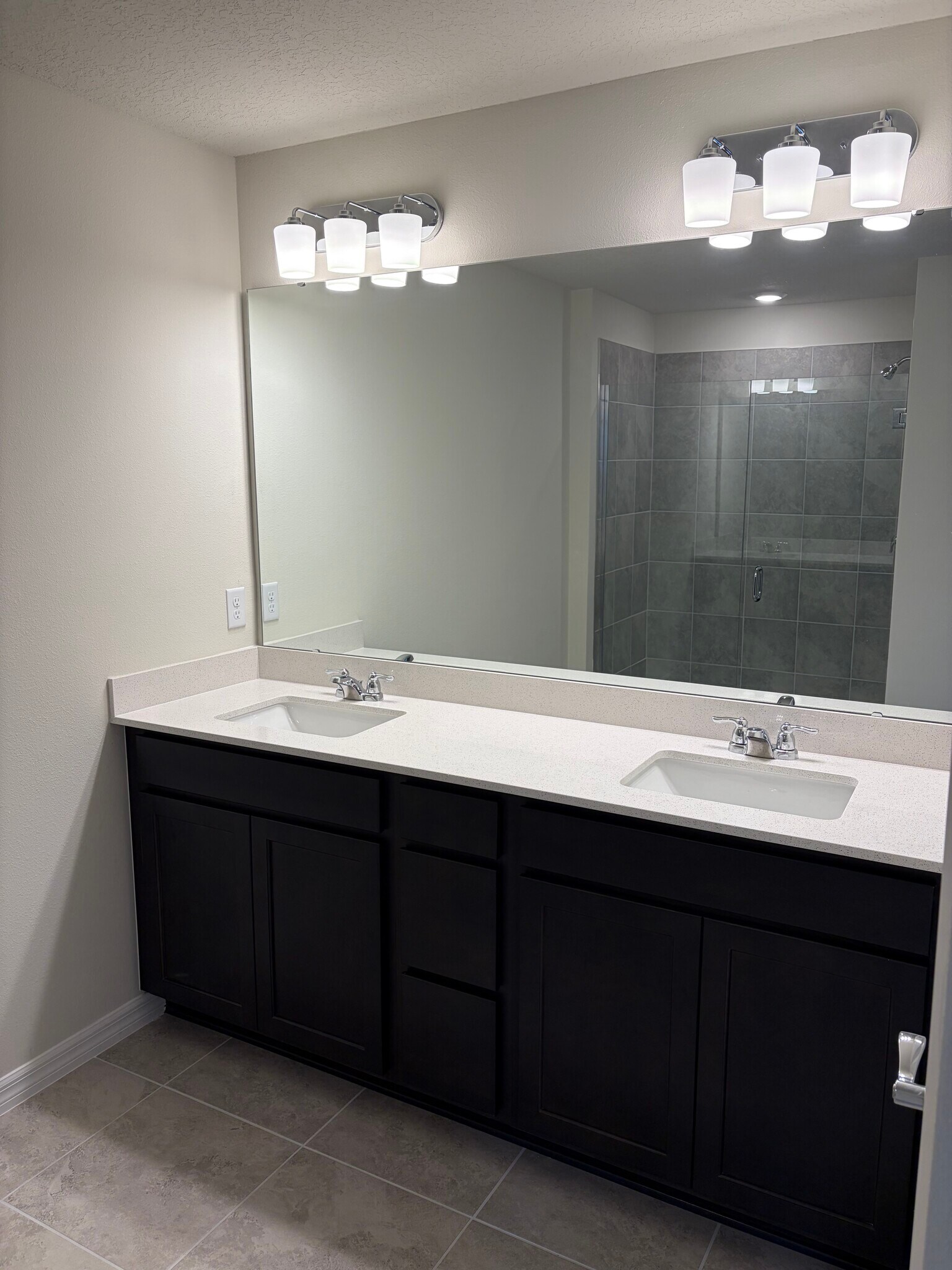 Building Photo - 110 Violet Vine Ln