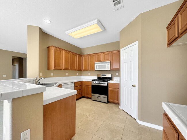Building Photo - 11693 Mountain Hawk Ln