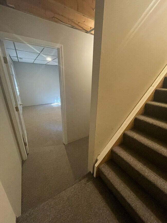 Building Photo - 230/232 Brookridge Ct.