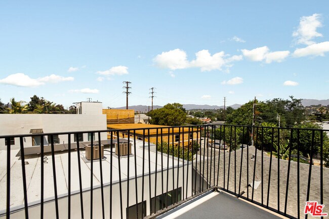 Building Photo - 2671 Benedict St