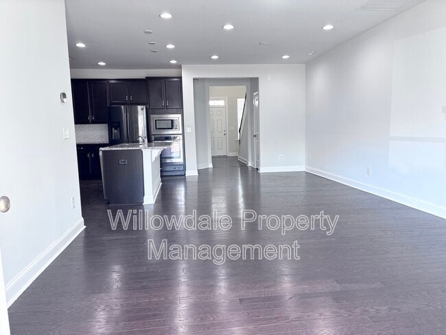 Building Photo - 1112 Lakebrink Dr