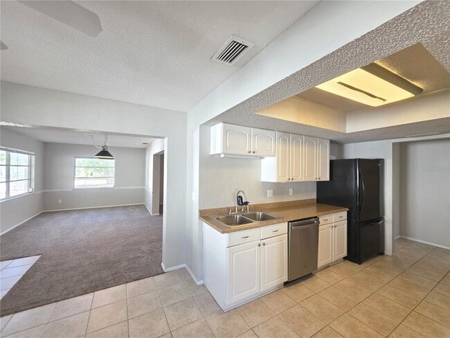Building Photo - 1770 Elm Dr