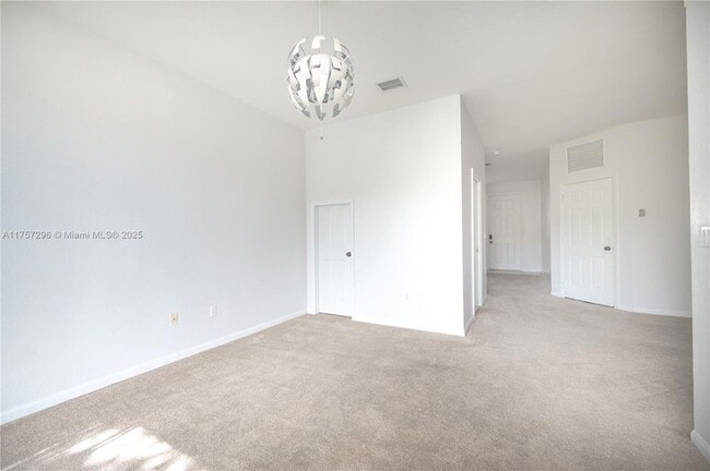 Building Photo - 445 NE 21st Ave