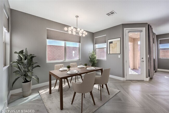 Building Photo - 12420 Pinetina St