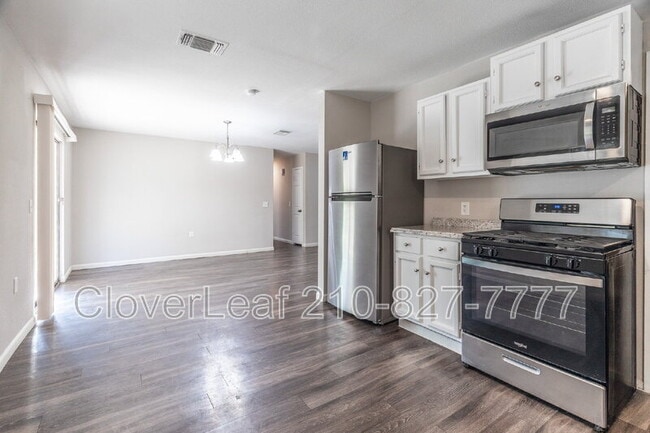 Building Photo - 118 N Meadow St