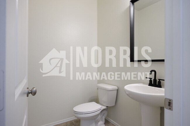 Building Photo - Beautiful Home in Mission Royale