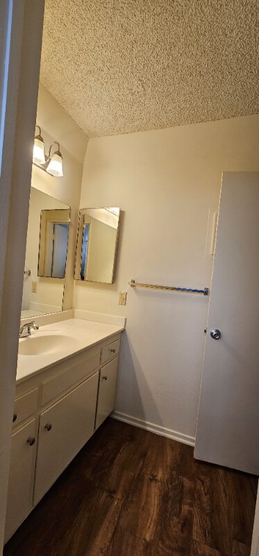 Building Photo - 10635 Colima Rd