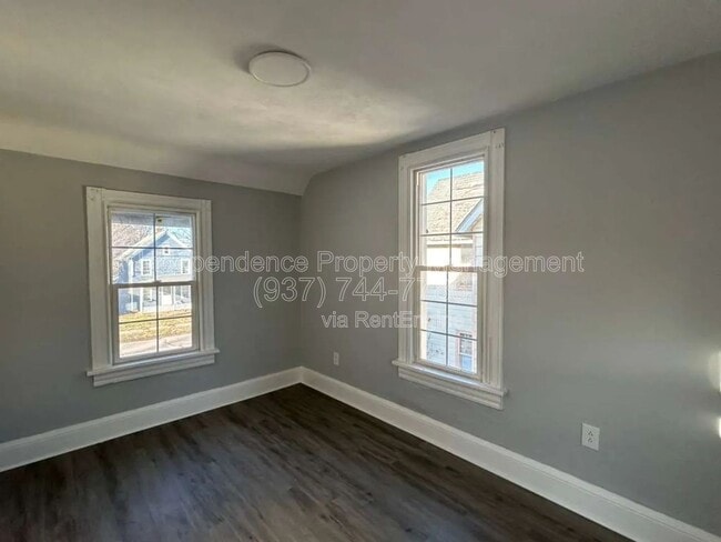 Building Photo - 200 E 31st St