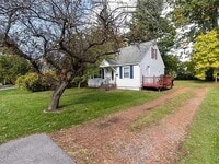 Building Photo - 3 Bedroom Single Family Home for Rent in Mattydale, NY