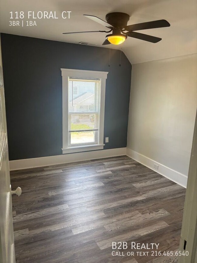 Building Photo - 118 Floral Ct