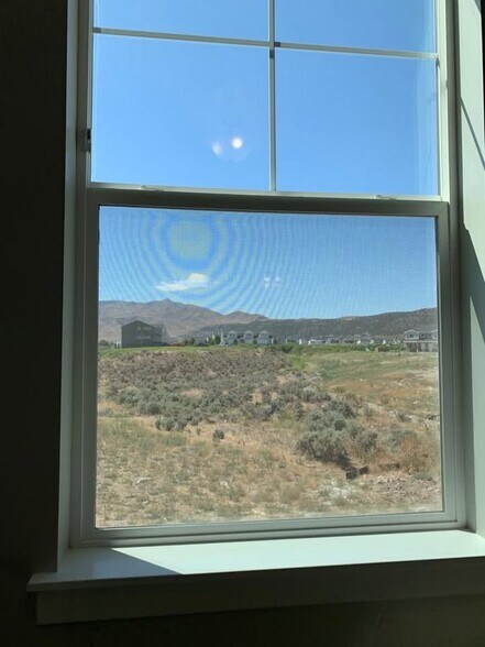 Building Photo - 1831 W Newcastle Ln