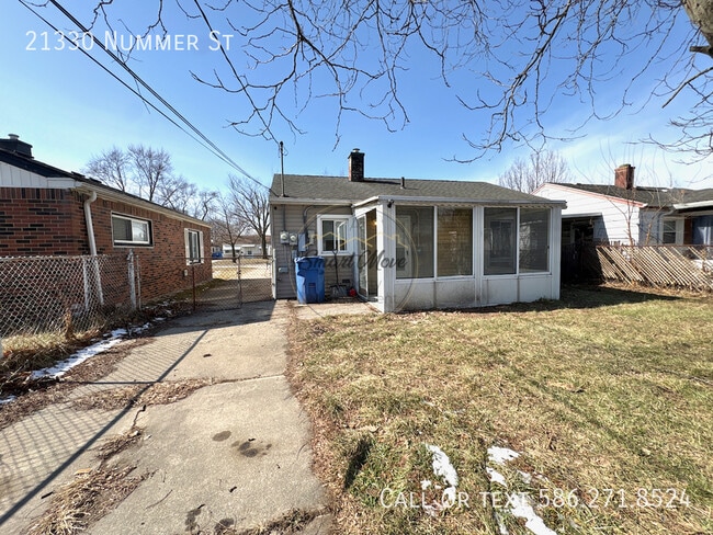 Building Photo - 21330 Nummer St