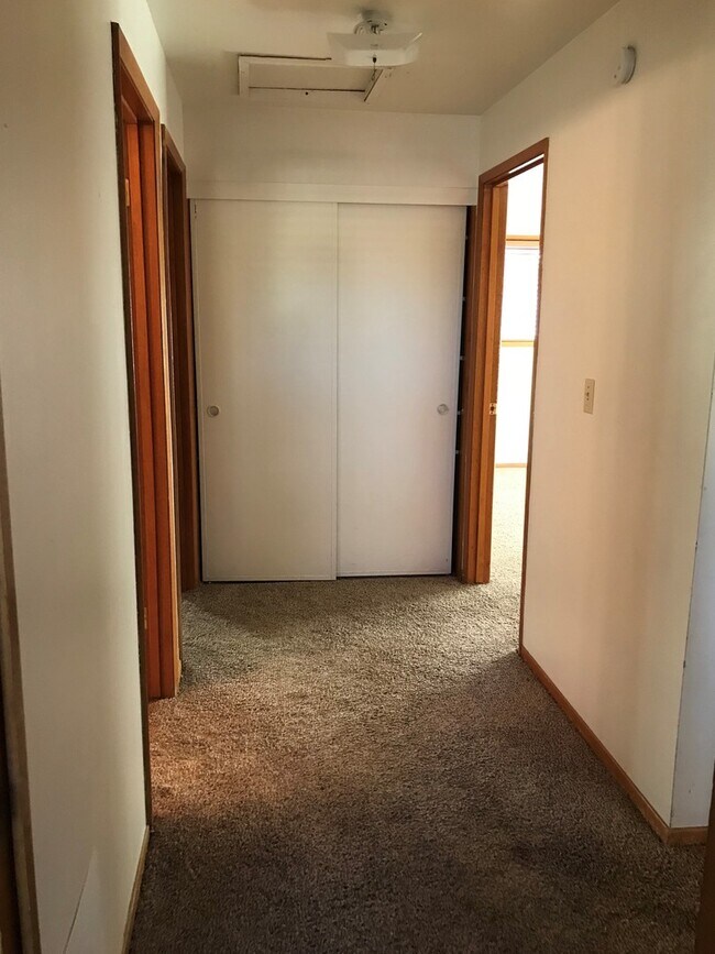 Building Photo - 205 Daley Dr