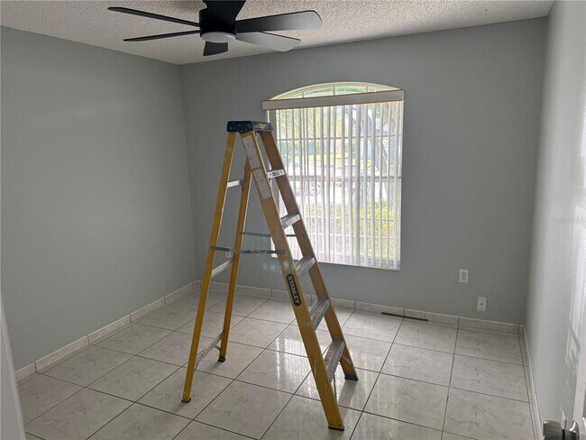 Building Photo - 2409 Hybrid Dr