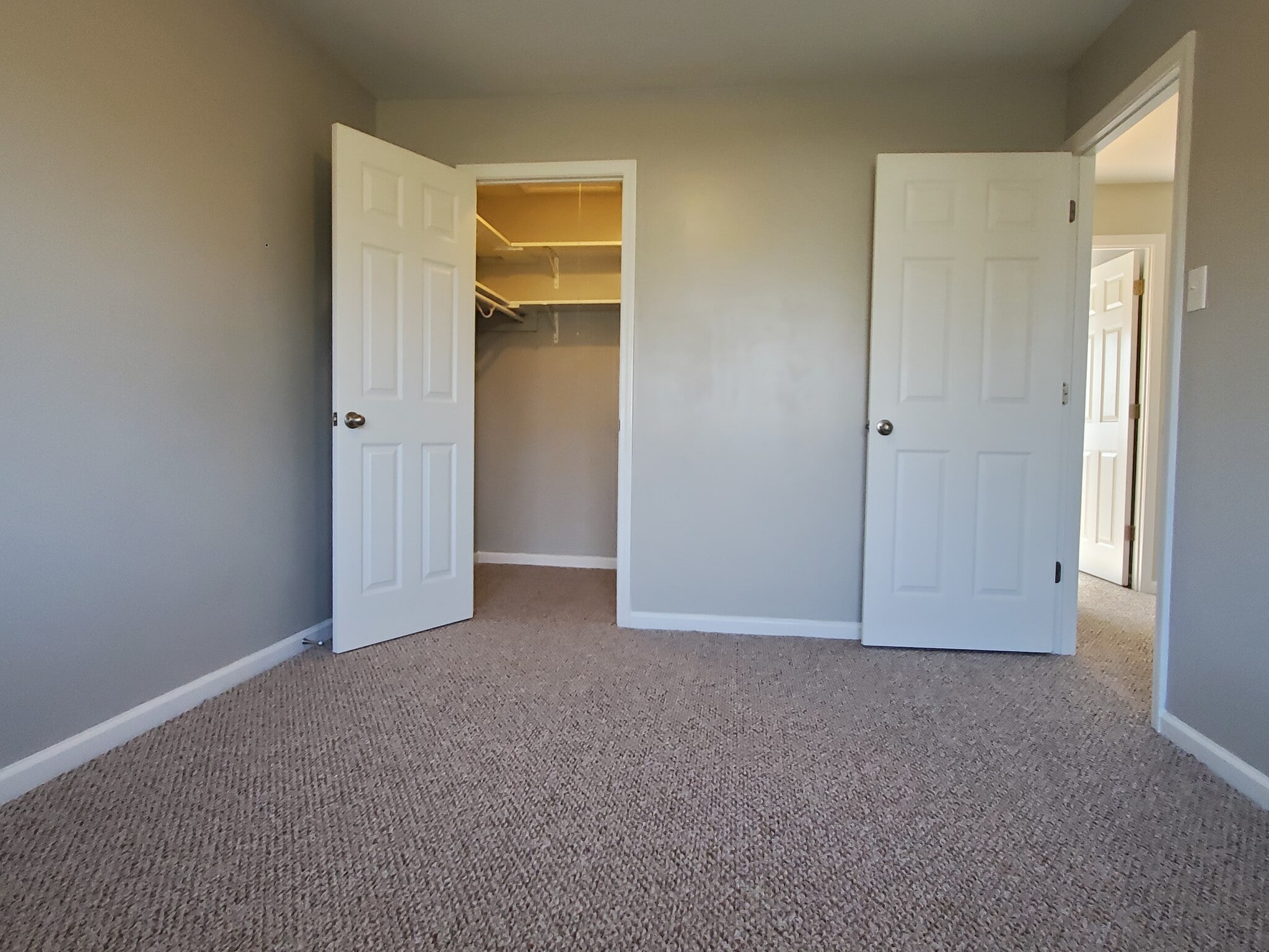 Building Photo - 5526 Humbert Rd