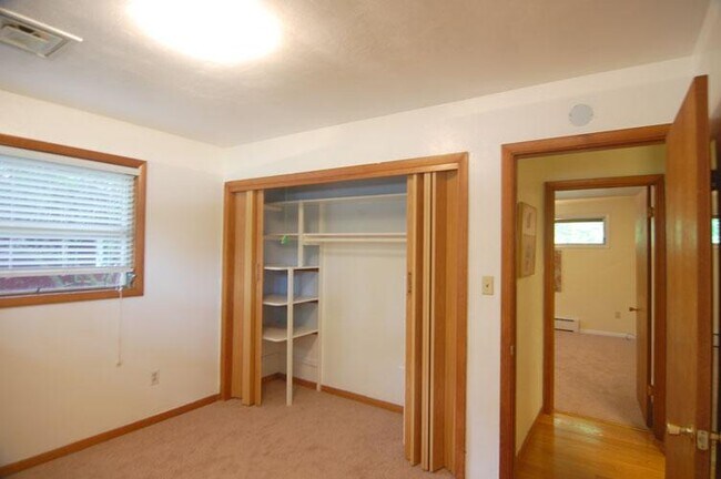 Building Photo - 1903 S Vine St