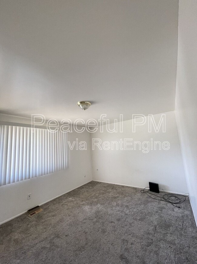 Building Photo - 1477 Brooklane Cir S