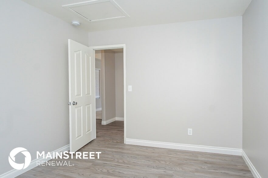 Building Photo - 5226 Portland Ct