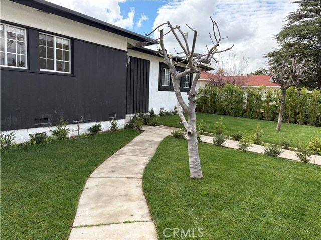 Building Photo - 19216 Calvert St