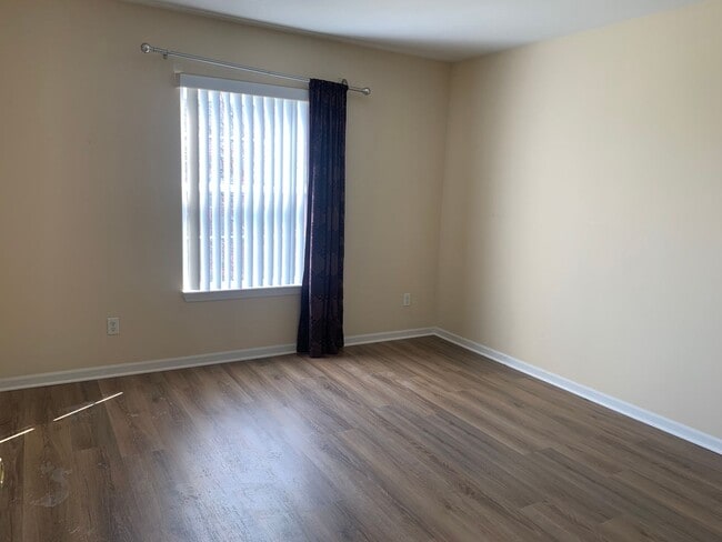 Building Photo - 2-Bedroom, 2-Bath Condo for Lease – Manors of Regency, Shelby Township