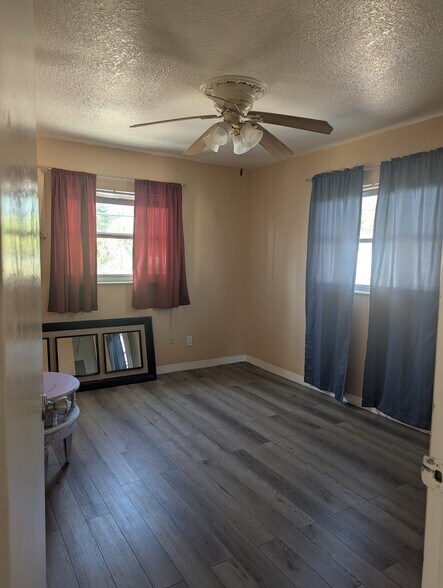 Building Photo - 4767 1st Ave N