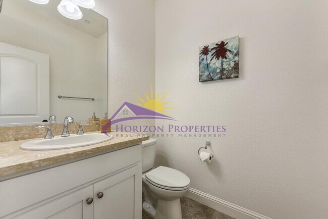 Building Photo - Beautiful 3 Bed 2.5 Bath 1,983sqft single family home with New LVP Flooring & 3-Car Garage in Ana...