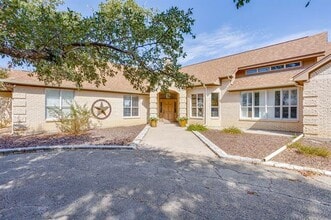 Building Photo - 2112 Miller Ct