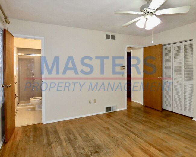 Building Photo - 532 Dussel Dr