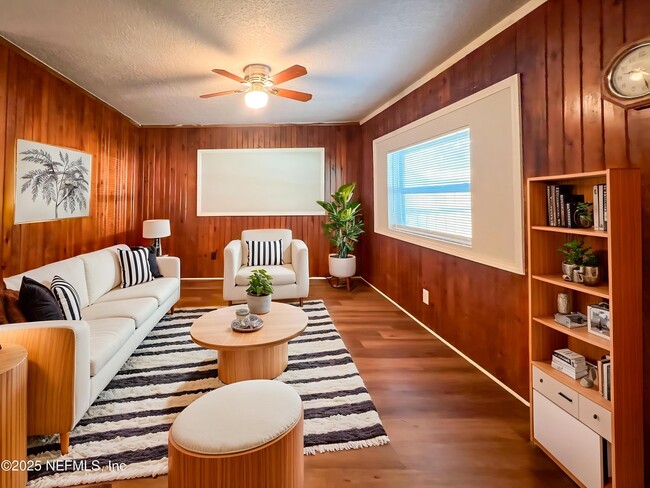 Building Photo - 3220 Myra St