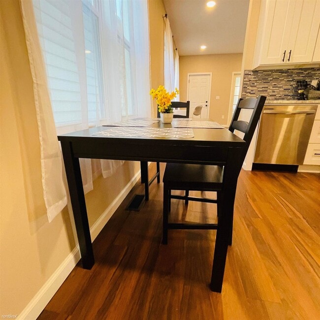 Building Photo - 3 br, 1 bath House - 2623 Edwin Street Fir...