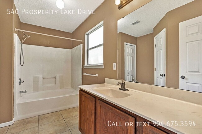 Building Photo - 540 Prosperity Lake Dr