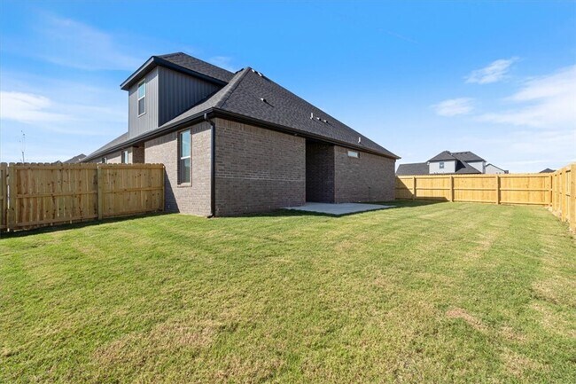 Building Photo - 6900 SW High Meadow Blvd