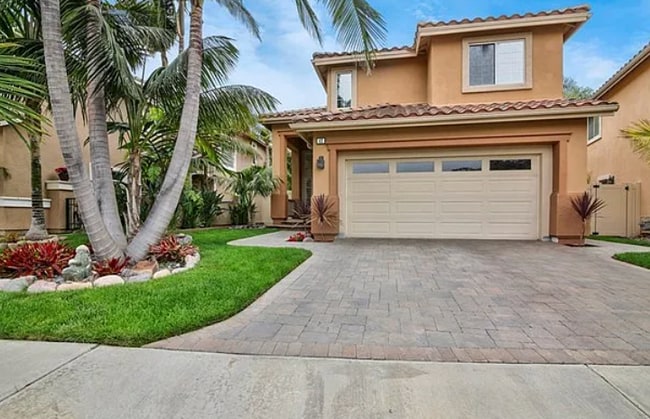 Building Photo - 43 Chapital