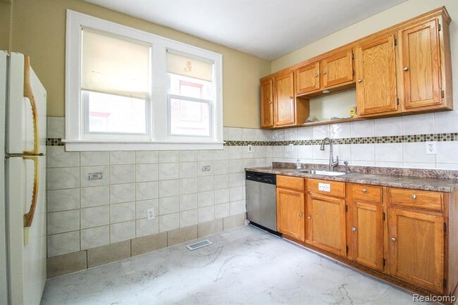 Building Photo - 1612 Atkinson St