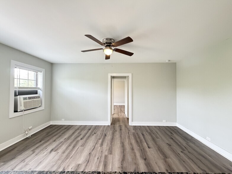 Building Photo - 730 Judson Ave
