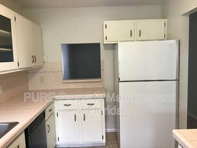 Building Photo - 3135 SW 97th St