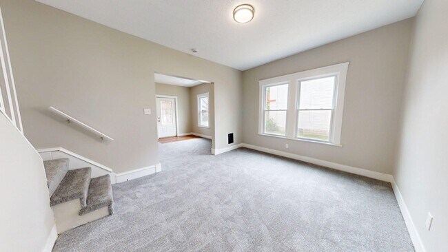 Building Photo - Madison/West Blvd neighborhood: 3 bedroom/1 bath single family home.