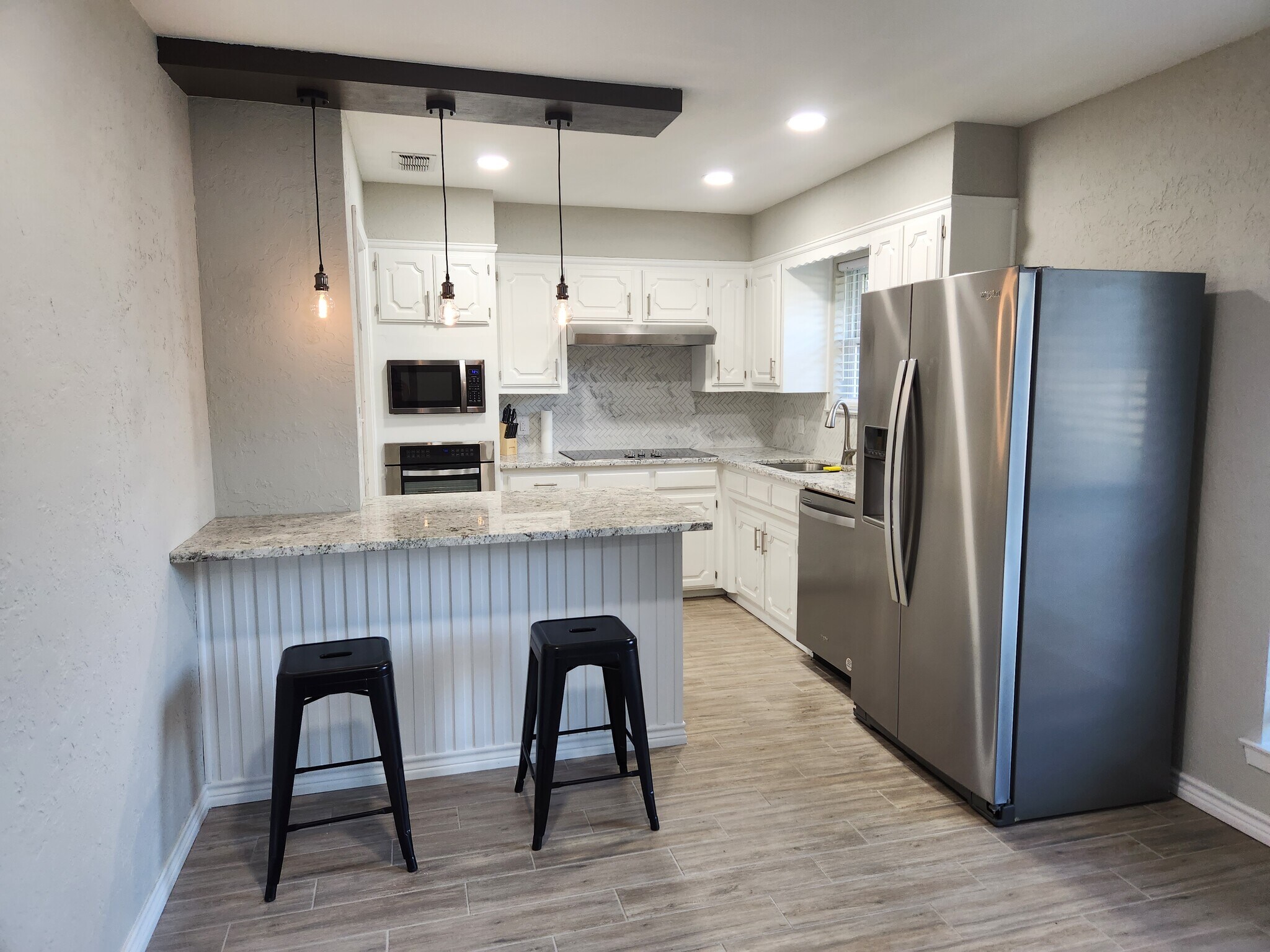 Building Photo - 5813 Briargrove Dr