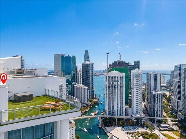 Building Photo - 90 SW 3rd St