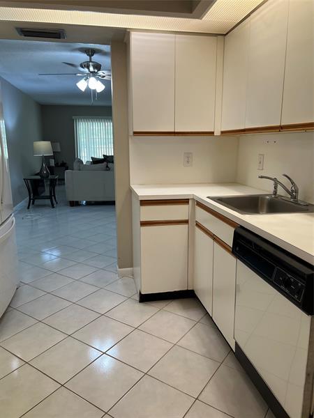 Building Photo - 1605 Abaco Dr