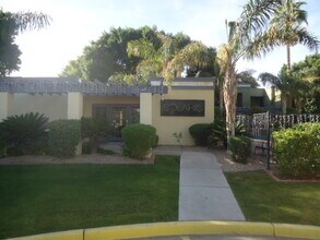 Building Photo - 2/2 Condo for rent near 7th Ave & Camelback