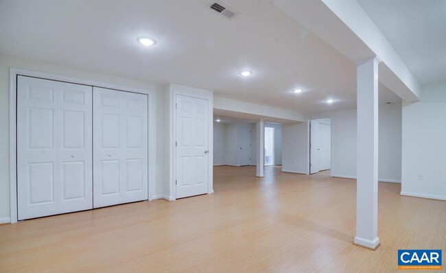 Building Photo - 71 Harmony Ln
