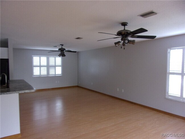 Building Photo - 905 N Palm Springs Terrace