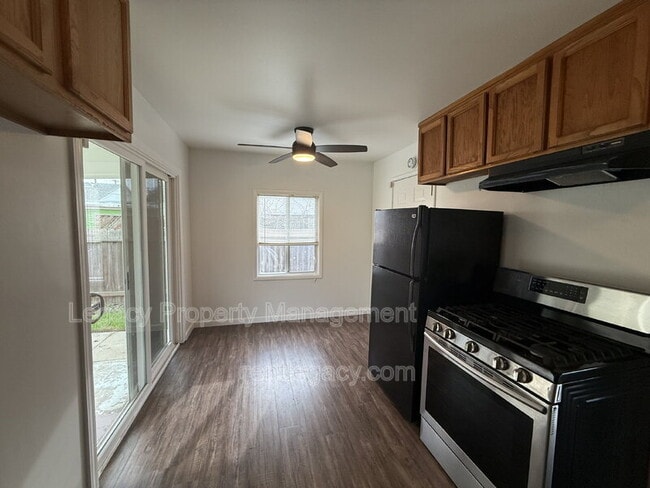 Building Photo - 5657 Bonniemae Way