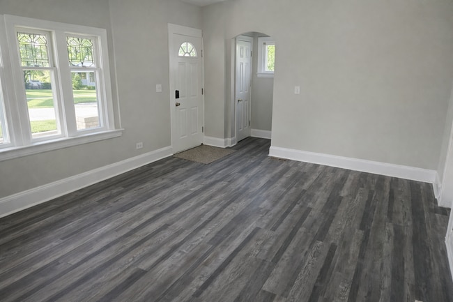 Building Photo - 4441 E 131st St